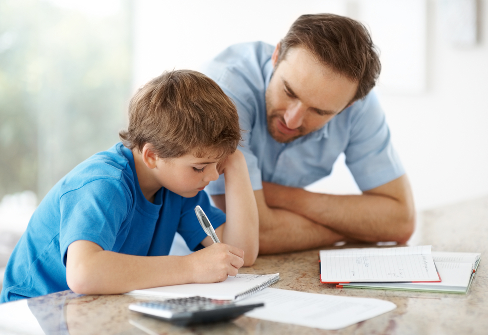 ¿Cómo enseñar a un niño a estudiar? ¡Sigue nuestros pasos!