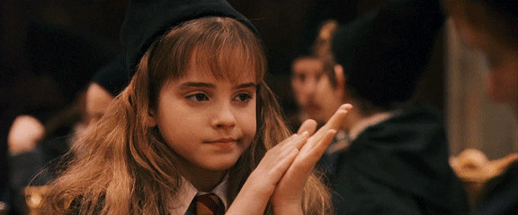 Emma Watson aplaudiendo